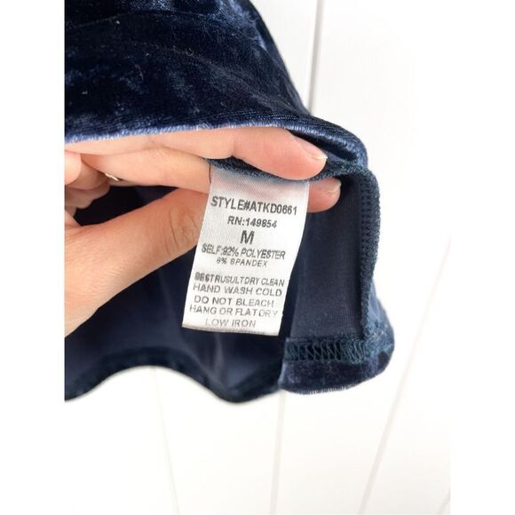 Sadie and Sage Velvet Off The Shoulder Top Blue Size M - Picture 8 of 11